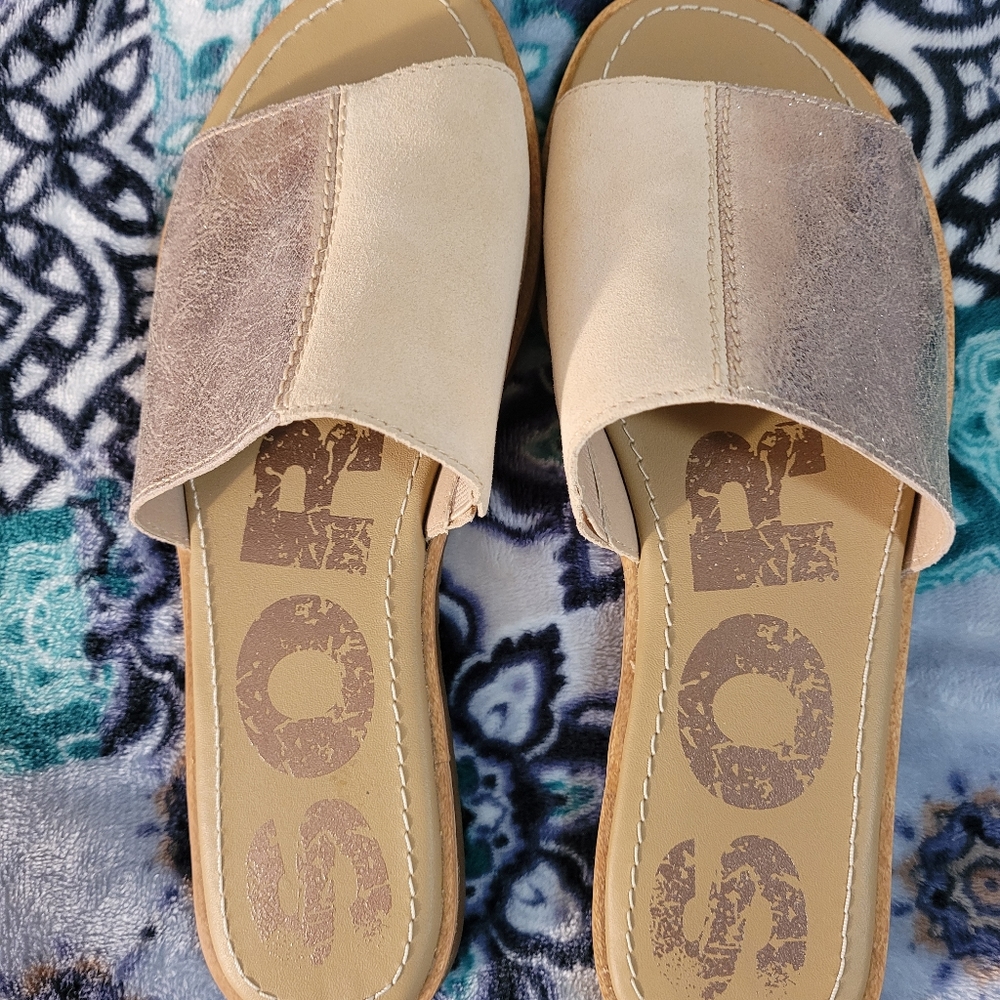 Sorel 2 tone leather slides